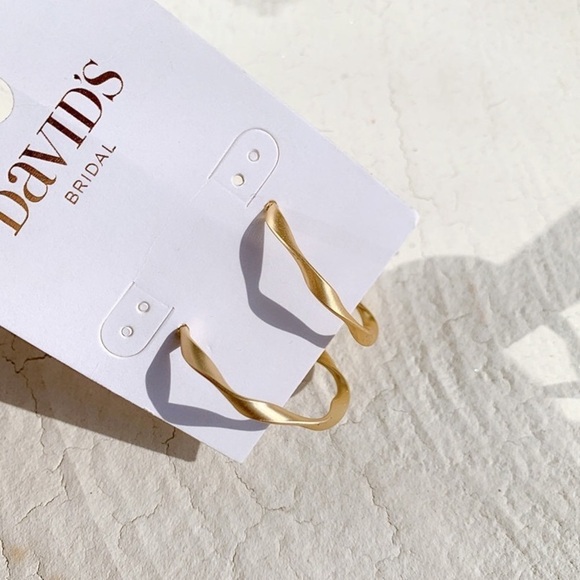 4/$25 David's Bridal Twisted Hoop Earrings - Picture 5 of 5